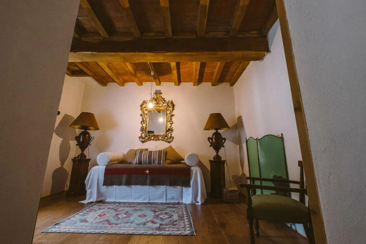 Bed and Breakfast Sotto I Sassi Guiglia 0*,  Italia